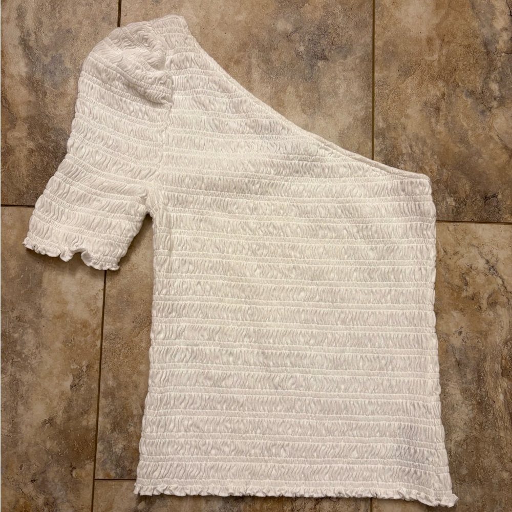 GAP White Smocked One-Shoulder Stretch Top Short Sleeves Mini Ruffle Bottom Sz M